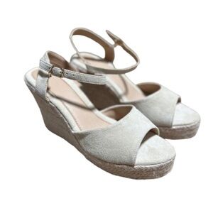 Elegant Light Beige Wedge Sandals